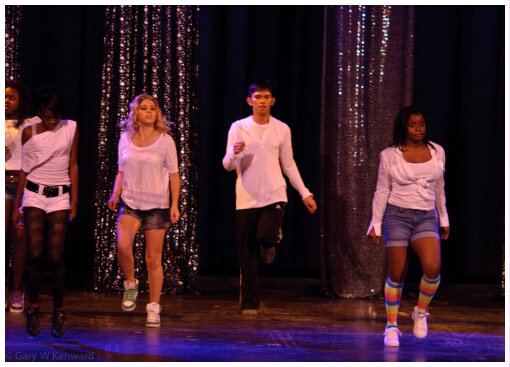 (Image: Dancers in Jeans and Shorts)