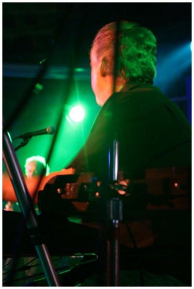 (Image: Mike Jackson looks at Guitarist Dave Gallant)