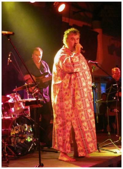 (Image: Sam Belts out a another Song)