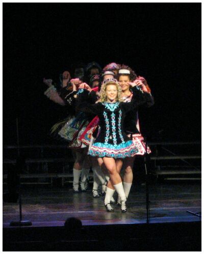 (Image: Dancers form a Column)