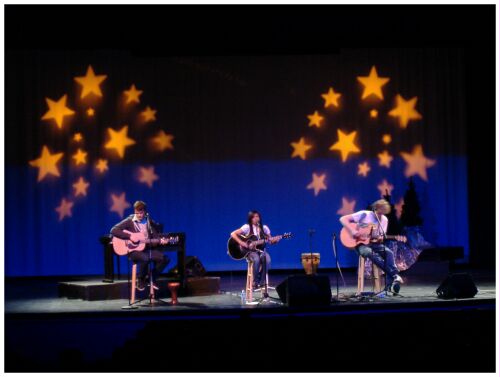 (Image: Chelsea and her Backup Musicians)